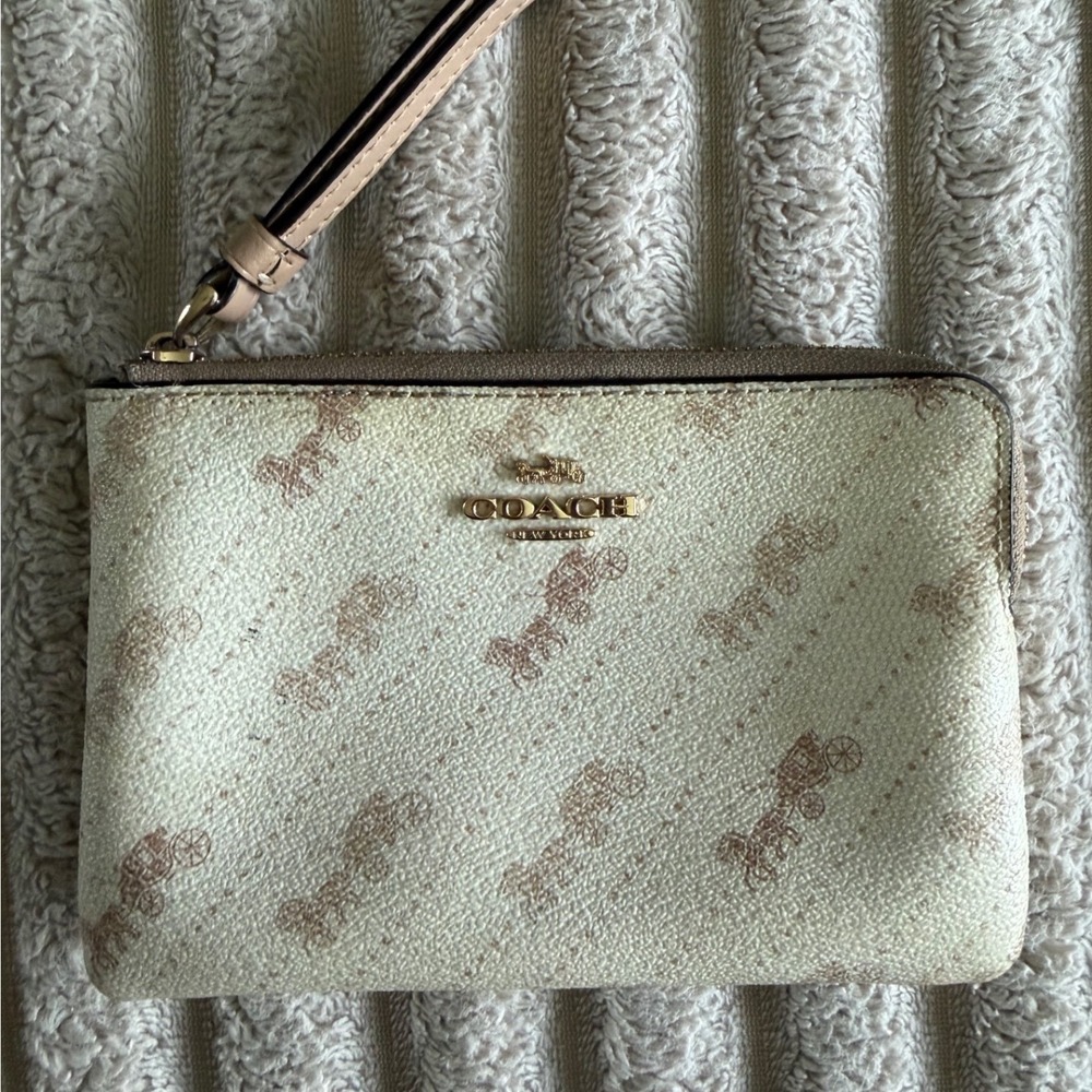 Coach Corner Zip Wristlet Horse and Carriage Print Cream‎ Tan C4466